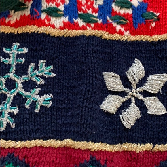 “Ugly” jingle bell Christmas sweater in all its glory! - Picture 6 of 7